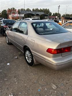 تۆیۆتا کامری